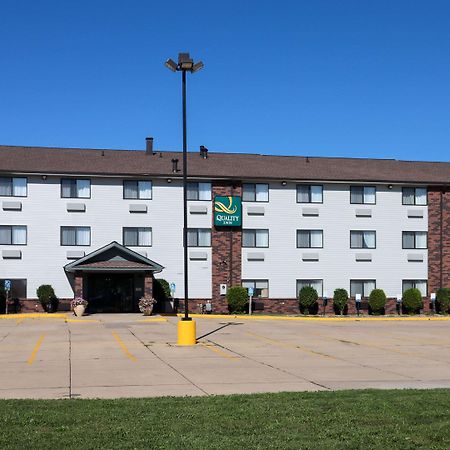 Quality Inn & Suites Bloomington I-55 And I-74 Exterior foto